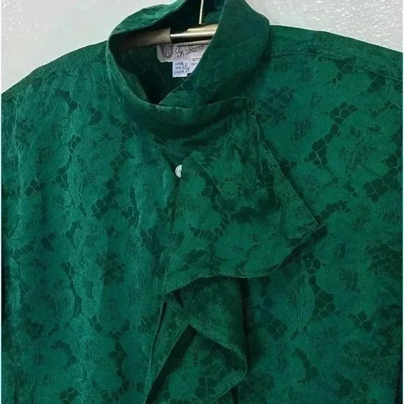 Gucci Emerald Green Silk Jacquard Blouse Size Medium GG Logo Print Ruffle Blouse - Picture 2 of 8